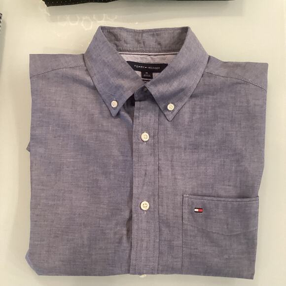 Tommy Hilfiger Men’s Medium Button Down Shirt in Excellent Preowned Condition - Picture 4 of 5